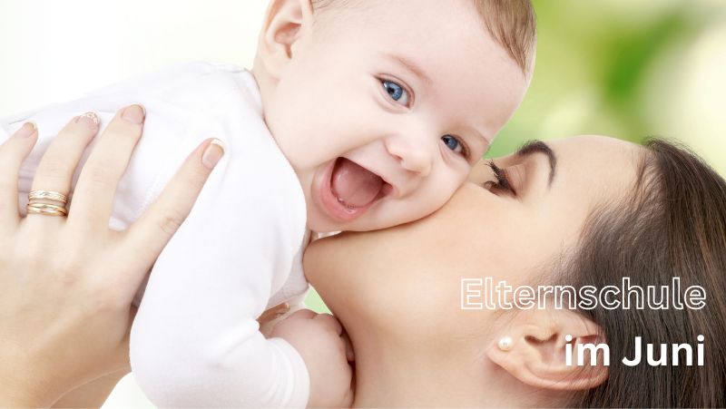 Junge Mutter küsst ihr Baby. Das Baby lacht.